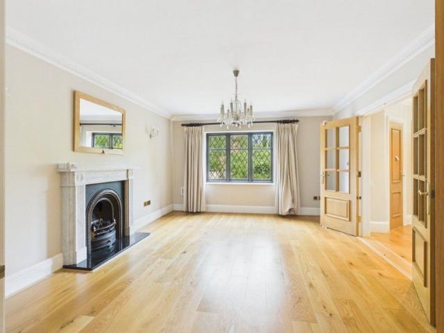 House for rent in Beaconsfield, Knotty Green