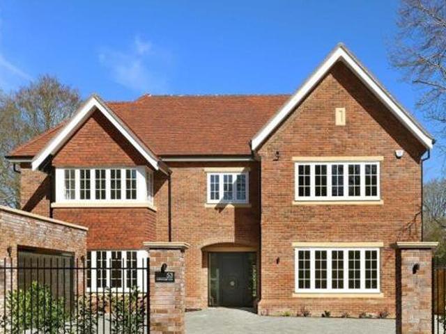 House for sale in Beaconsfield, Knotty Green