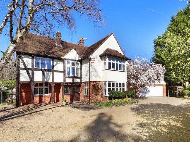House for rent in Beaconsfield, Knotty Green