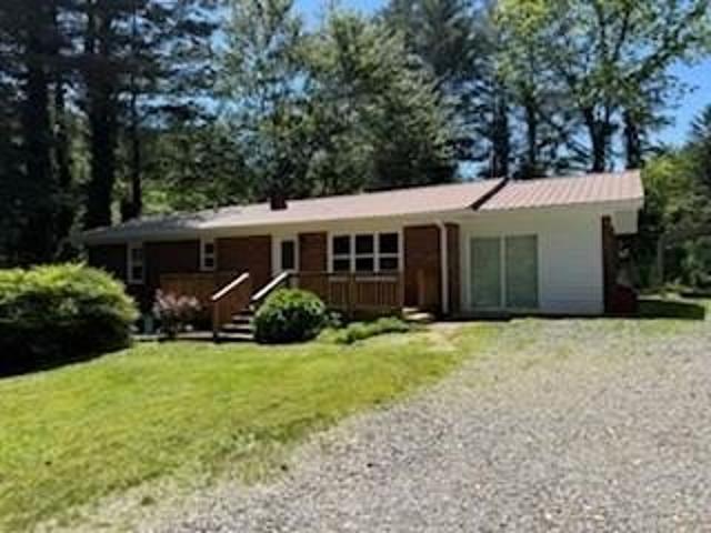 House for sale in Hayesville
