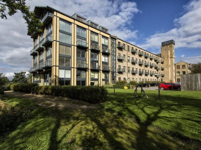 Apartment for rent in Lower Hopton, Mirfield