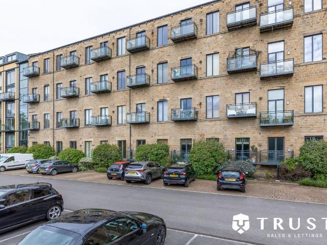 Apartment for rent in Lower Hopton, Mirfield