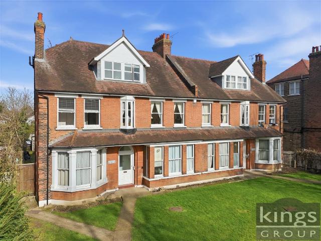 Apartment for rent in Bush Hill Park, Greater London
