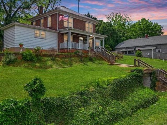 House for sale in Big Island