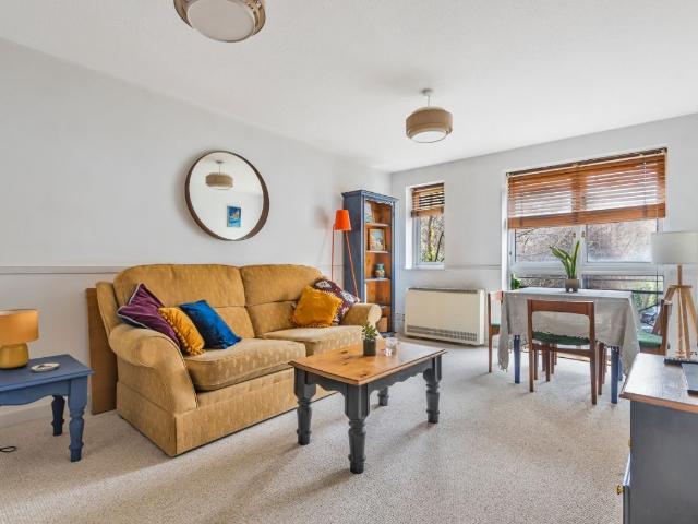 Apartment for rent in Horn Park, Greater London