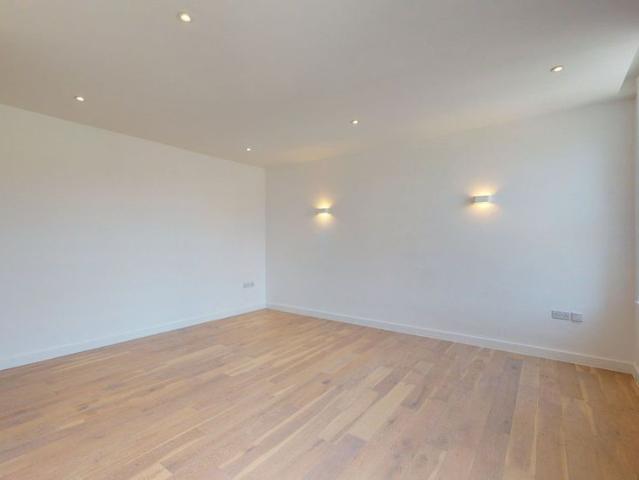 Apartment for rent in Horn Park, Cat Hill