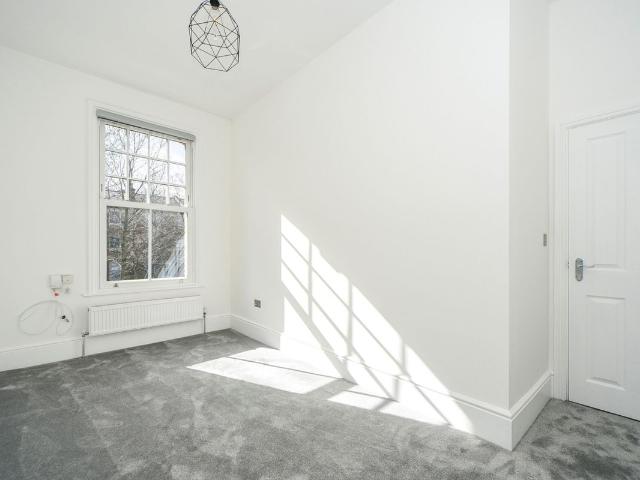 Room for rent in Horn Park, Greater London