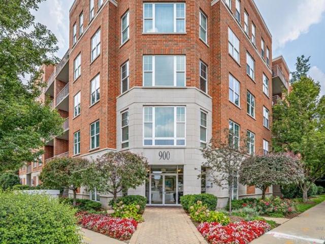 Condo for sale in Des Plaines