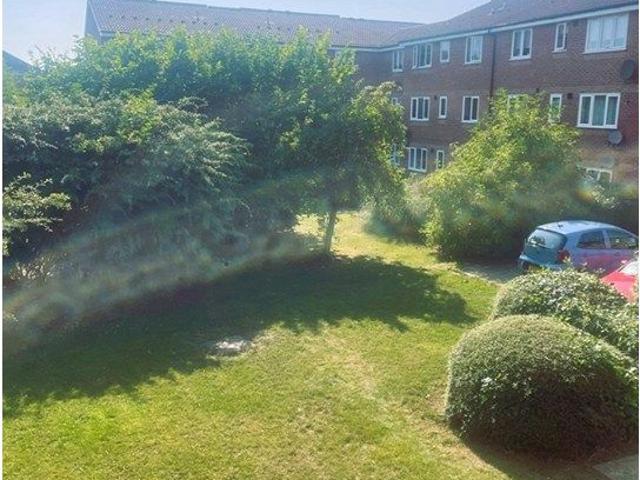 Apartment for rent in Stroud Green, Rochford