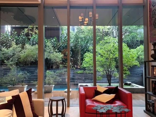 Condominium for rent in Holland