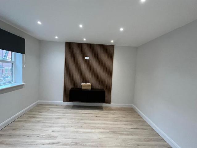 Apartment for rent in Hyde Park, West Yorkshire