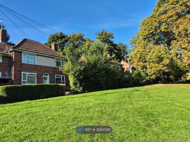 Apartment for rent in Moorside, Leeds