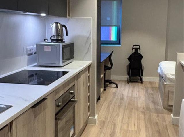 Studio for rent in Warehouse Hill, Leeds