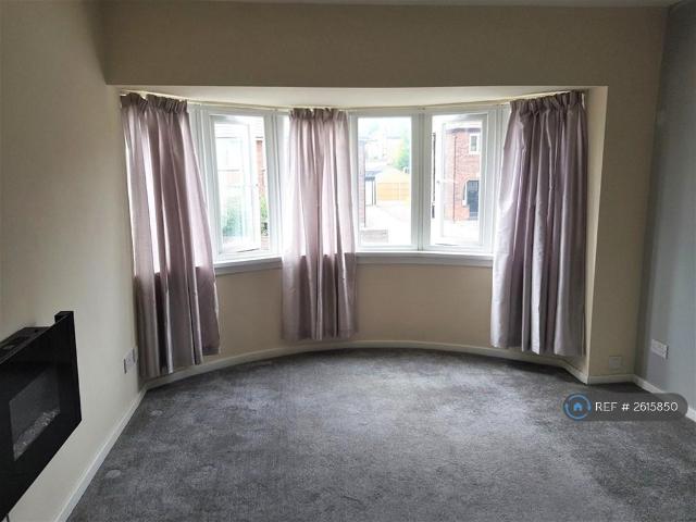 Apartment for rent in Carr Manor, Moor Allerton