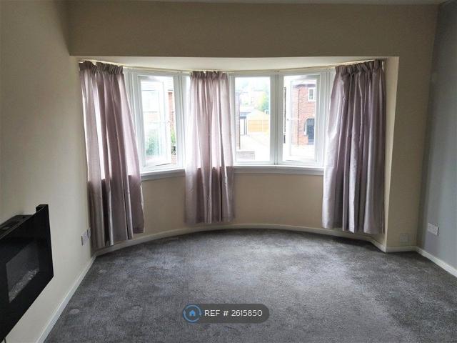 Apartment for rent in Carr Manor, Moor Allerton