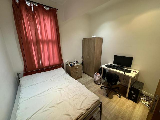 Apartment for rent in Little Woodhouse, Leeds