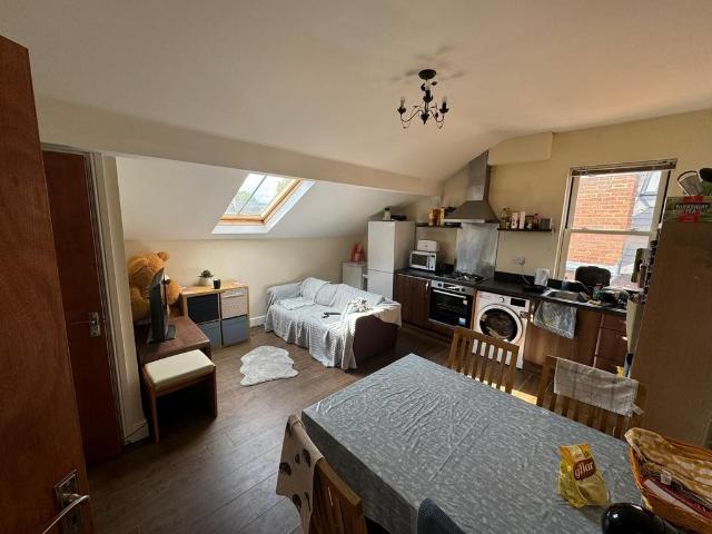 Apartment for rent in Woodhouse, West Yorkshire