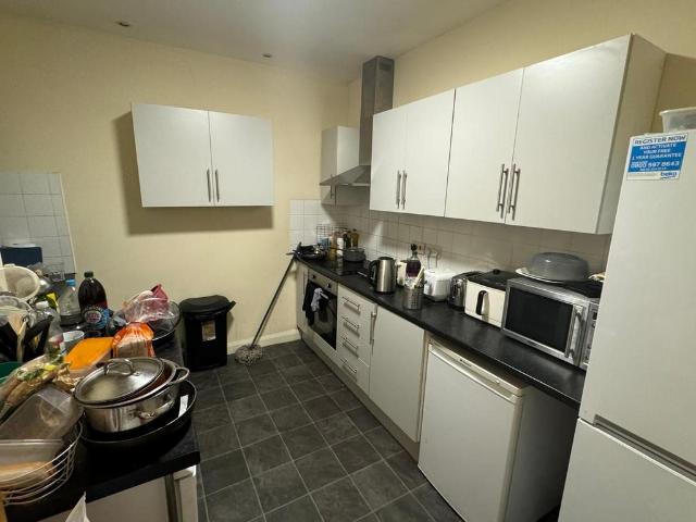 Apartment for rent in Woodhouse, West Yorkshire