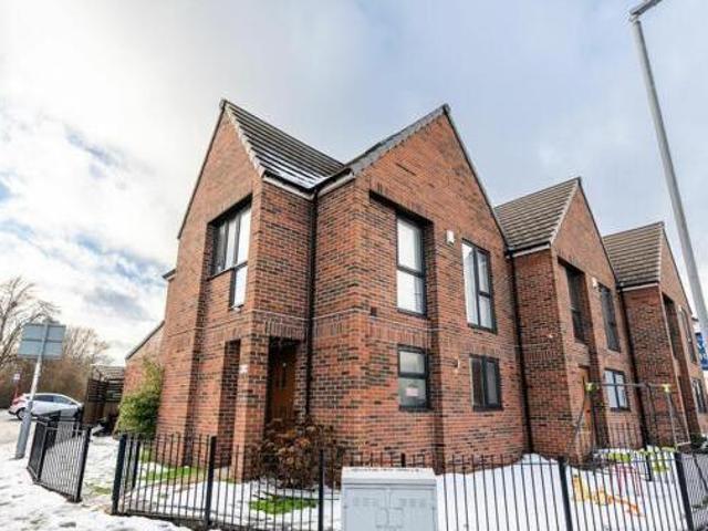 House for sale in Batley, West Yorkshire