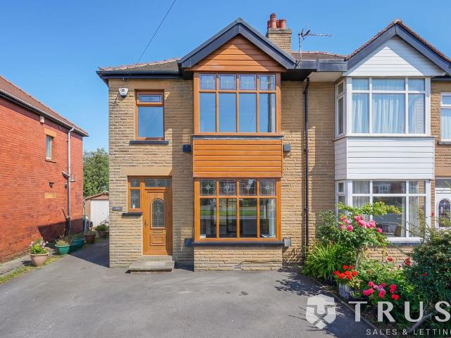 House for rent in Dewsbury, Kirklees