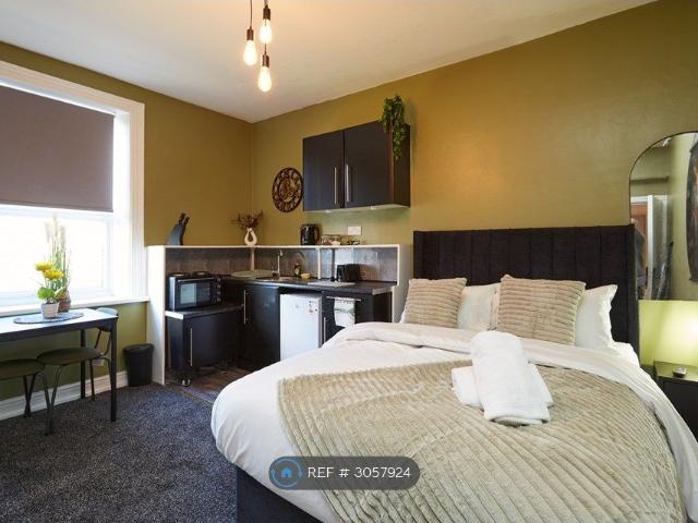 Studio for rent in Kirkheaton, Kirklees