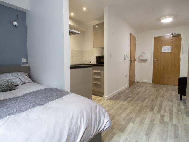 Studio for rent in Charing Cross, Leeds