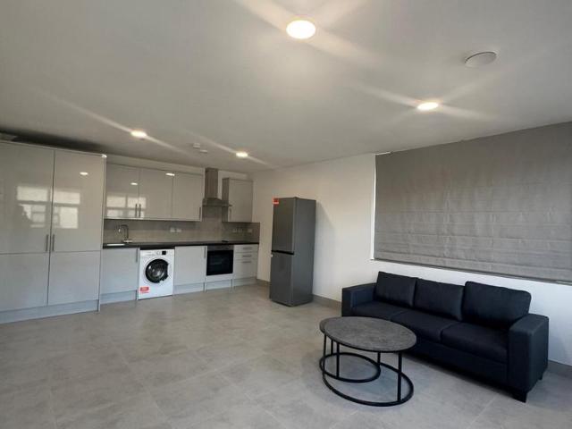 Apartment for rent in London Borough of Ealing, Hanwell