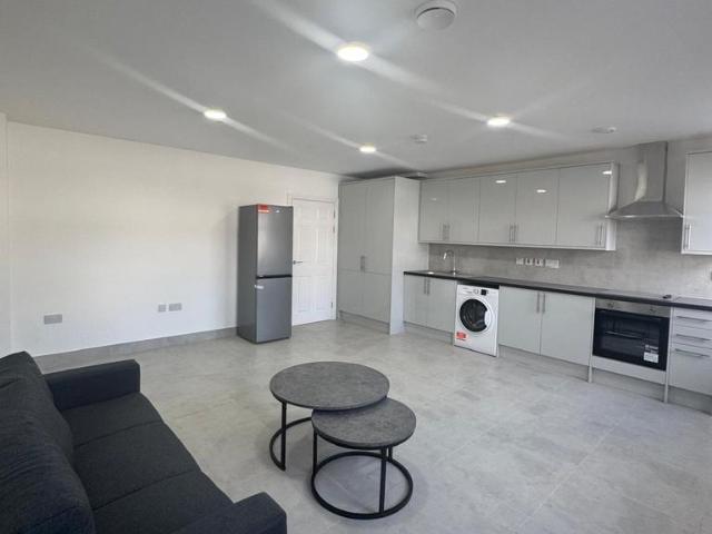 Apartment for rent in London Borough of Ealing, Hanwell