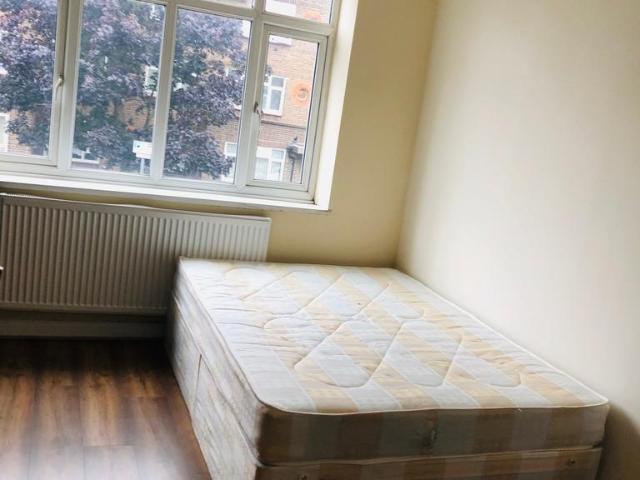 Apartment for rent in Dollis Hill, Greater London