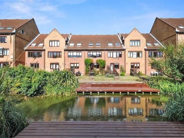 House for rent in London Yard, Isle Of Dogs