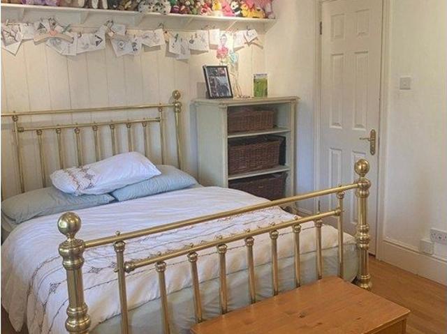 Room for rent in Little Stanmore, Greater London