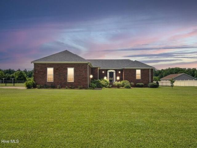 House for sale in Gates