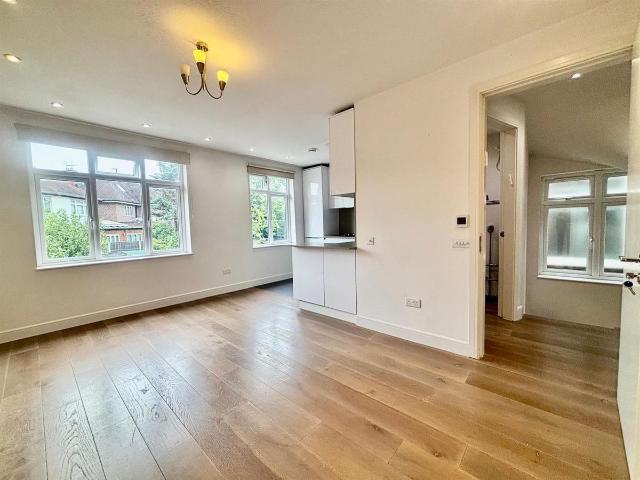 Apartment for rent in London Borough of Barnet, Greater London