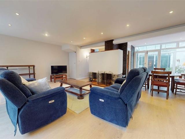 House to rent in Bluebell, North Tipperary