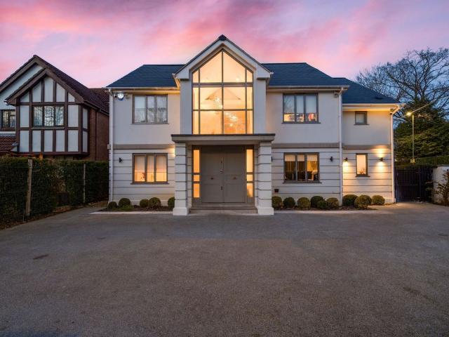 House for rent in Leesons, Greater London