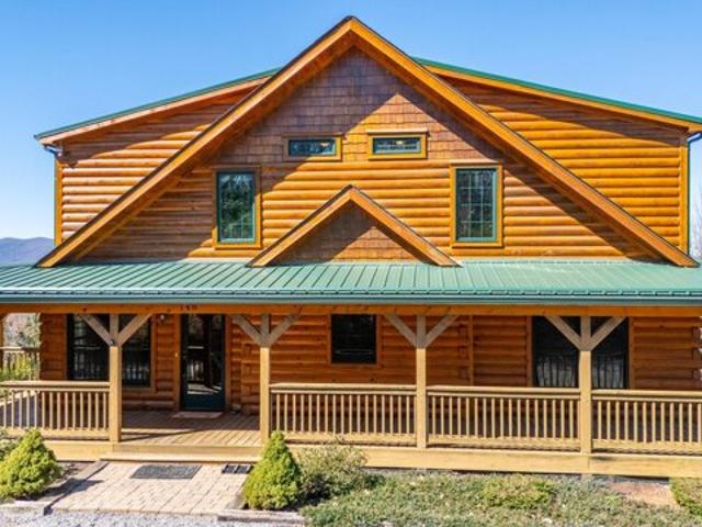 House for sale in Pittsville