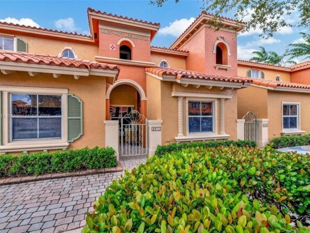Condo for sale in Dania