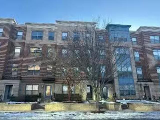 House for sale in Fairfax
