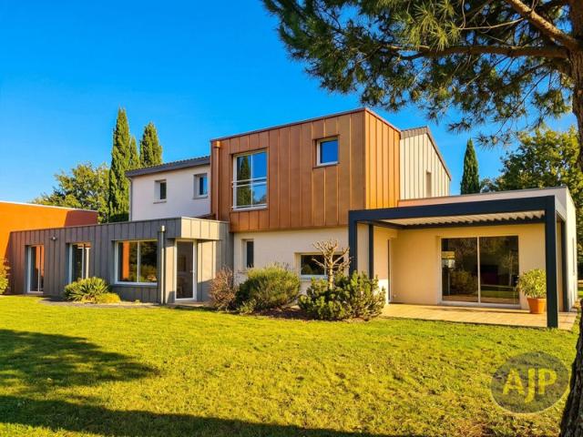 Maison vente à Nantes, Lège