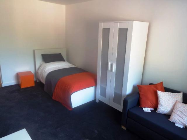 Studio for rent in West Midlands
