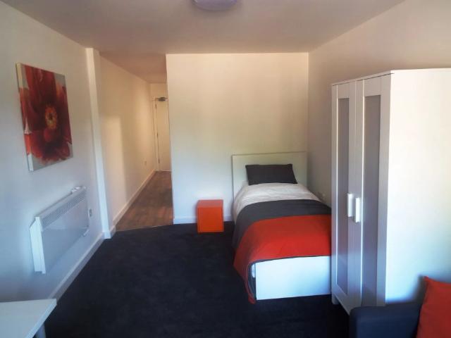 Studio for rent in West Midlands