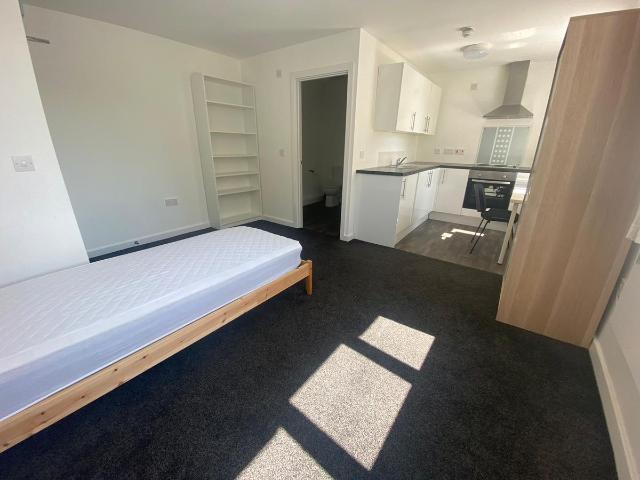 Studio for rent in West Midlands