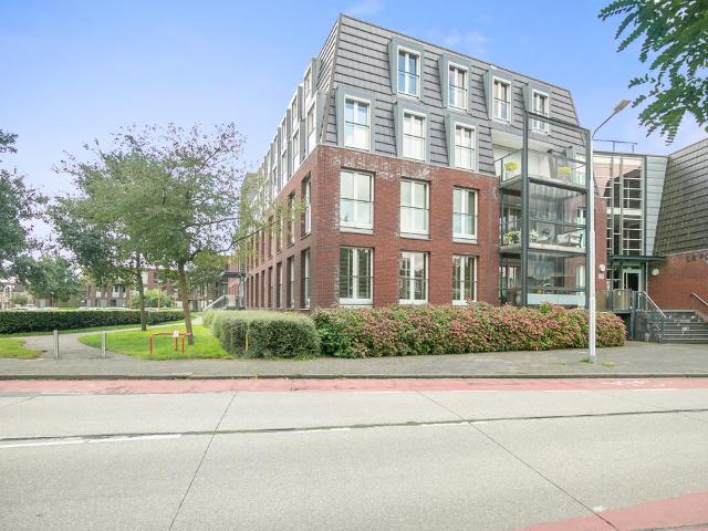 Appartement te huur in Bovenkerk, Amstelveen