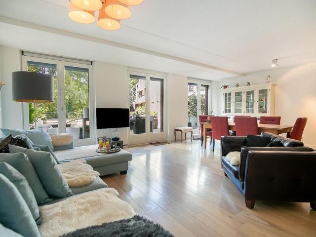 Appartement te huur in Bovenkerk, Amstelveen