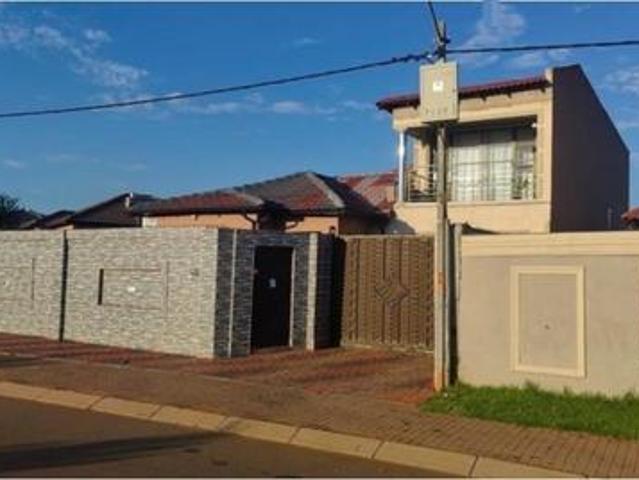 House for rent in Vosloorus, Gauteng