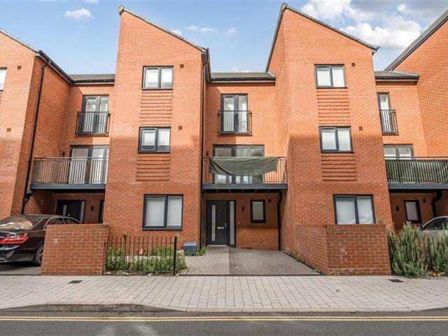 House for rent in Black Friars, Old Wharf