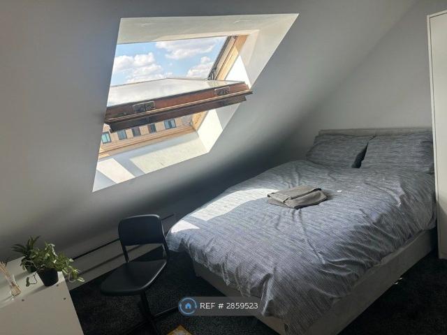 Room for rent in Bede Island, Old Wharf