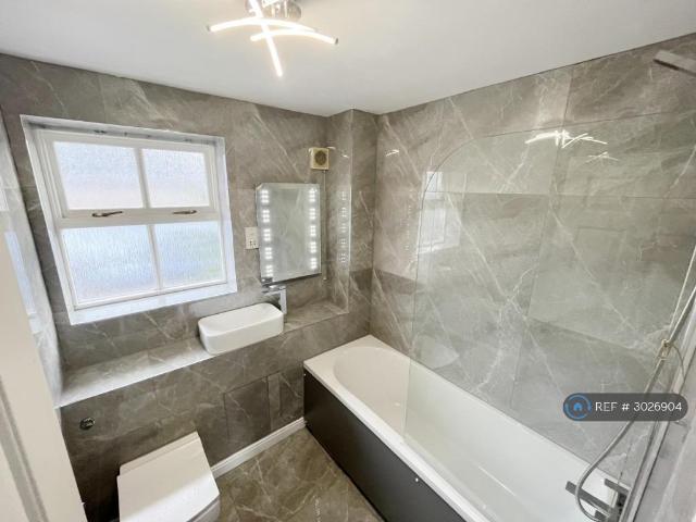 House for rent in Southgate, Greater London