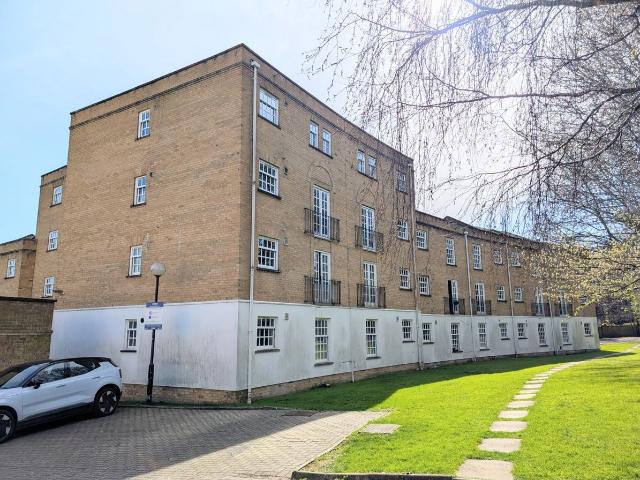 Apartment for rent in Southgate, Greater London