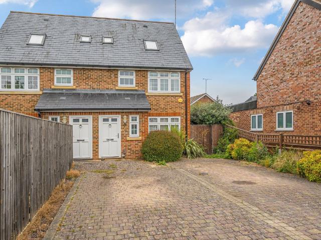 House for rent in Cobham, Elmbridge